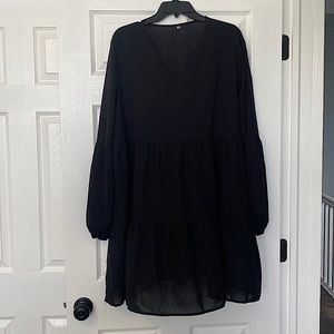 Black v-neck long sleeve dress